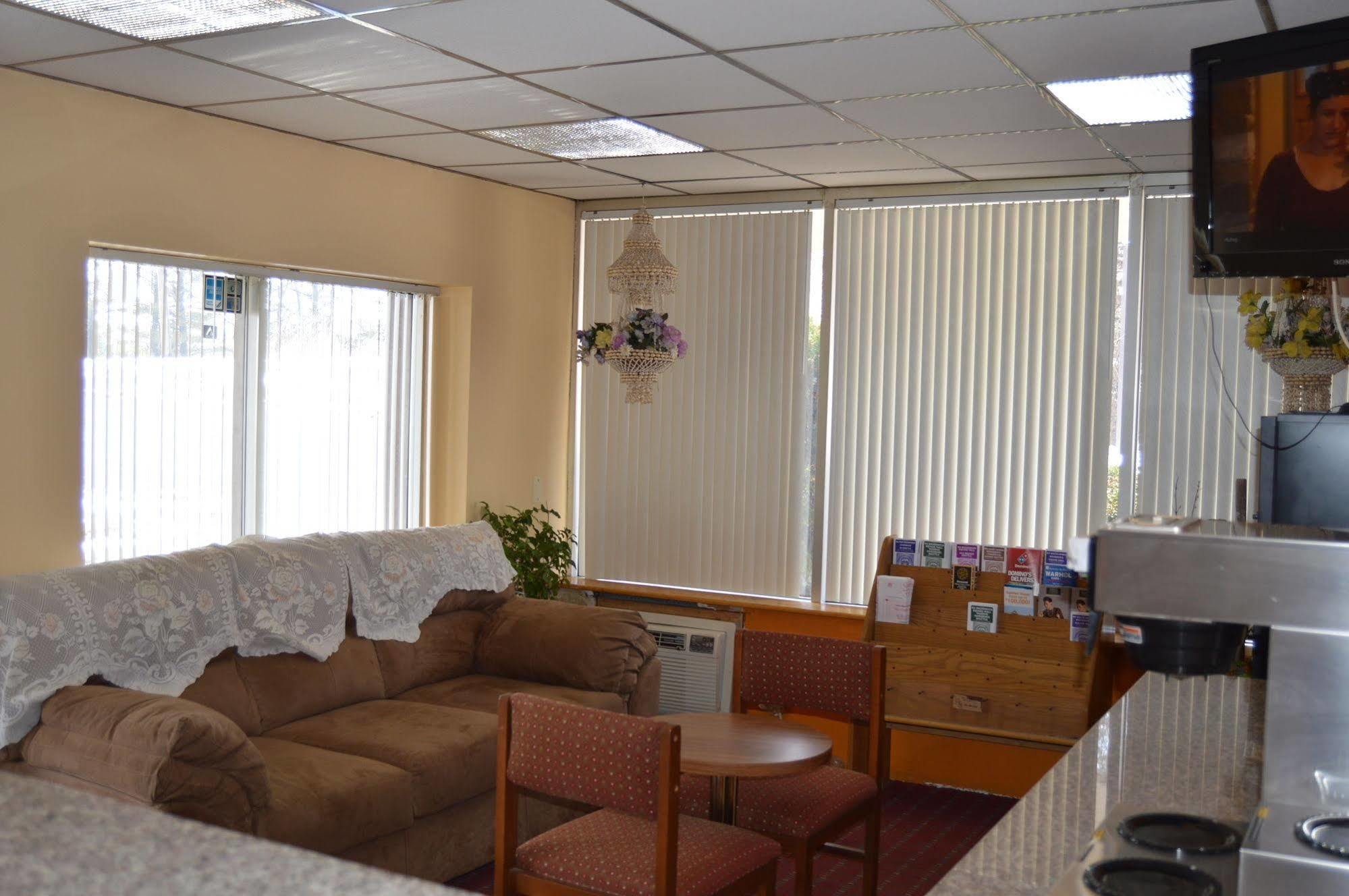 Travelers Inn South Brunswick Terrace Eksteriør billede