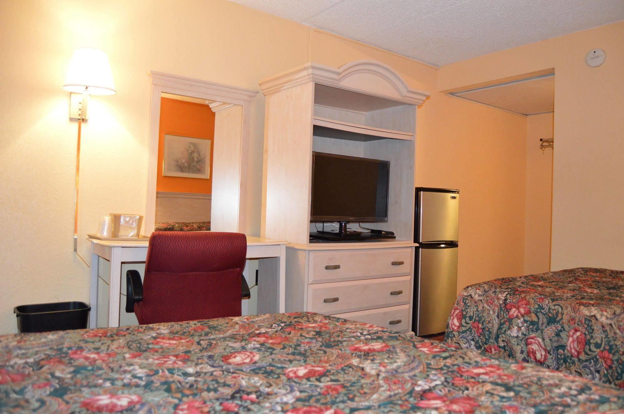 Travelers Inn South Brunswick Terrace Eksteriør billede